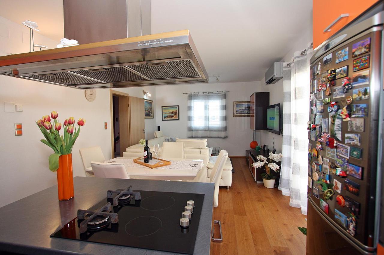 Apartment Petra Supetar Exterior photo