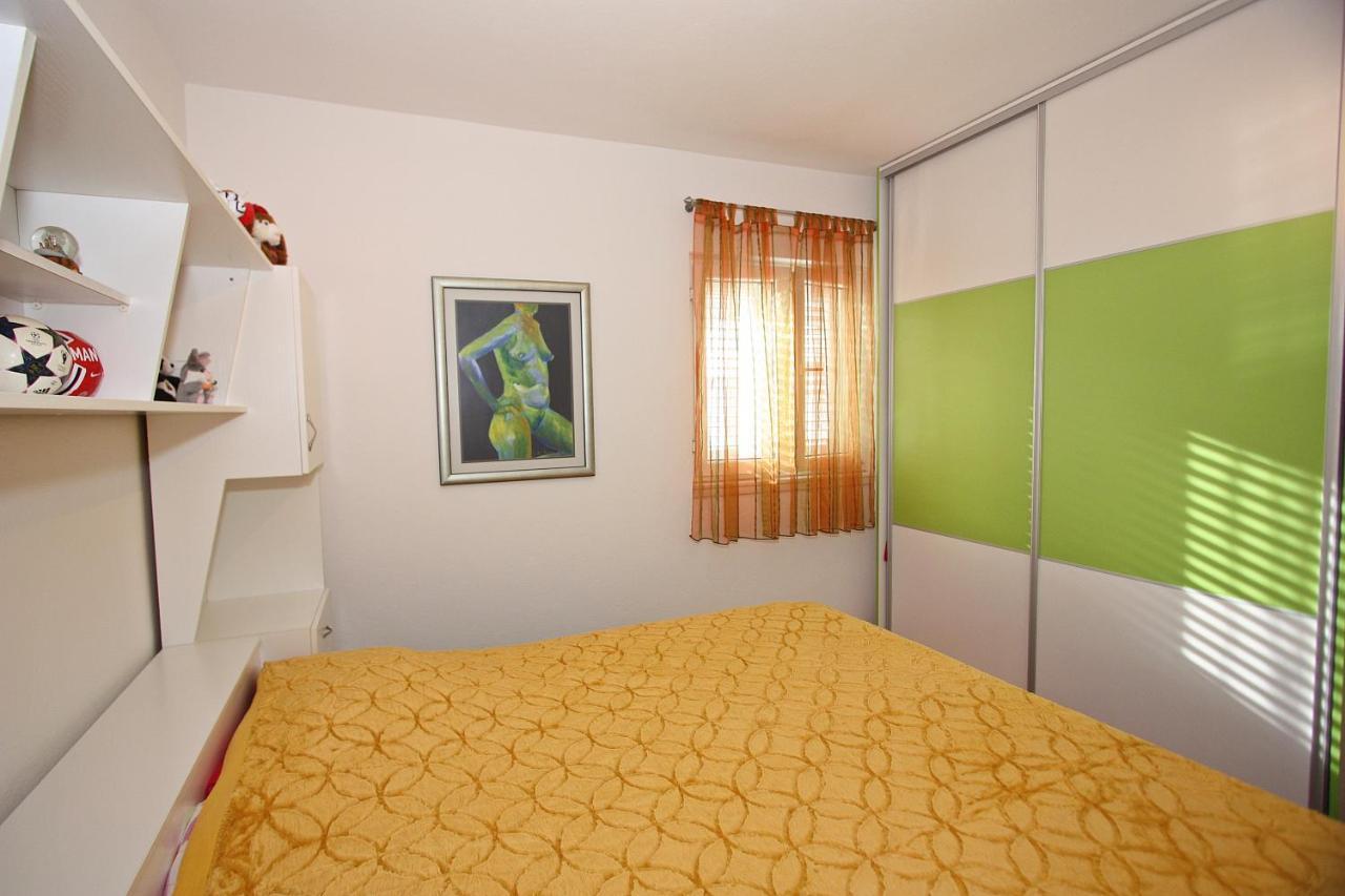 Apartment Petra Supetar Exterior photo
